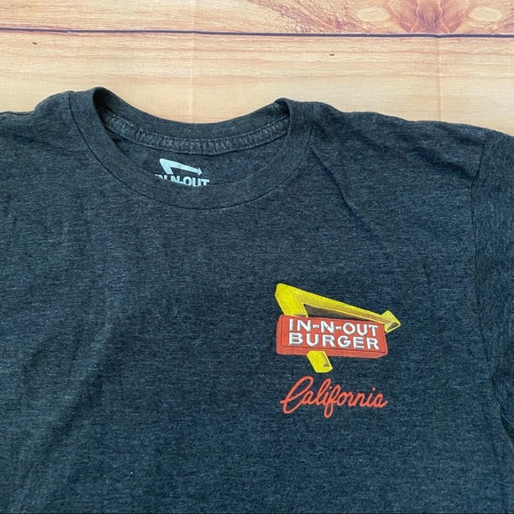 In n Out men’s T-shirt size M - Picture 2 of 6